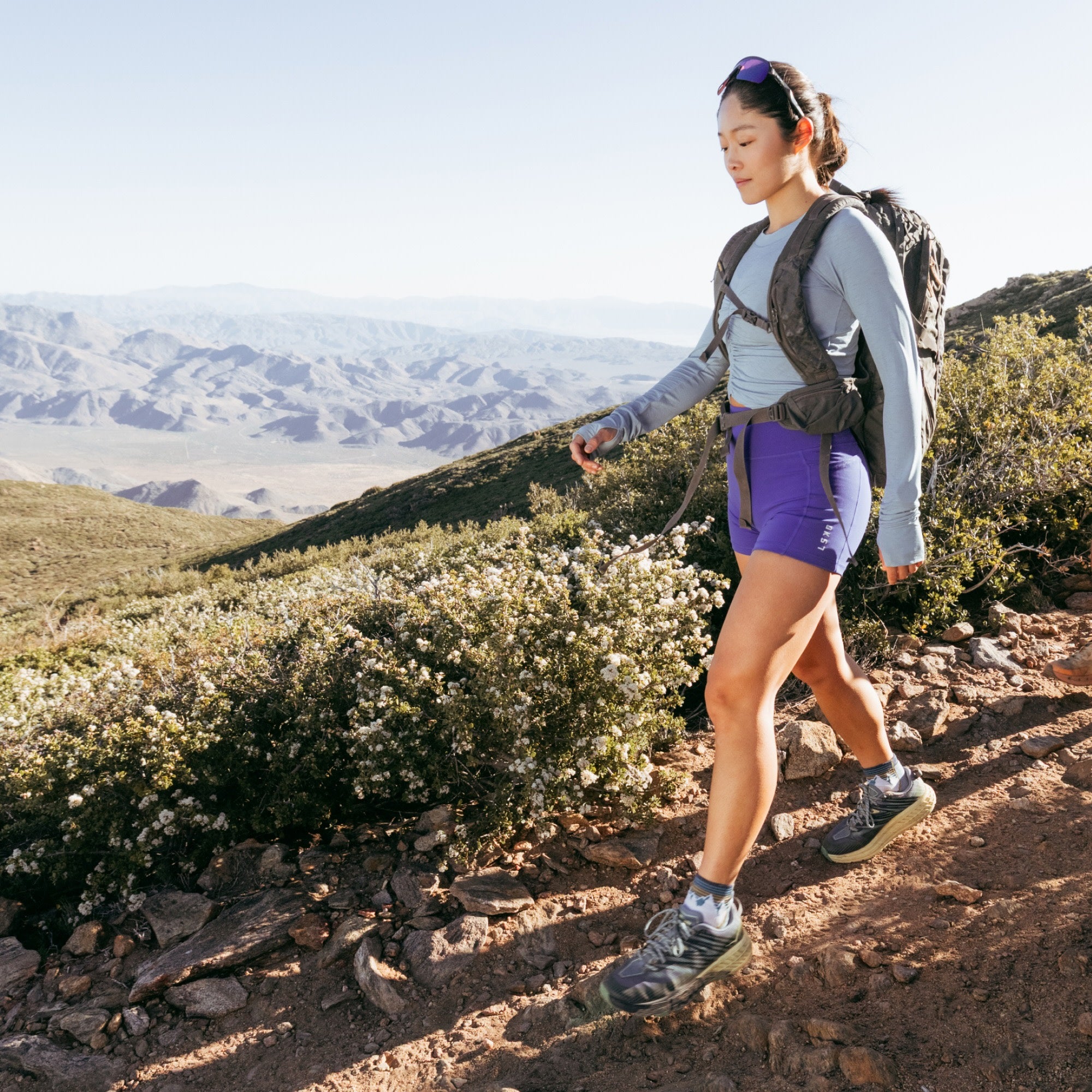 Women's Hiker Quarter Midweight Hiking Socks - Image 9